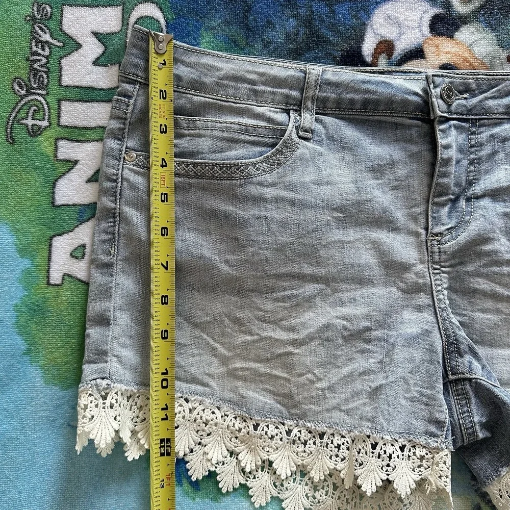 Lei Ashley Jean Shorts Junior Size 13 Blue Jean Lace Trim Shorts Boho Mid Rise